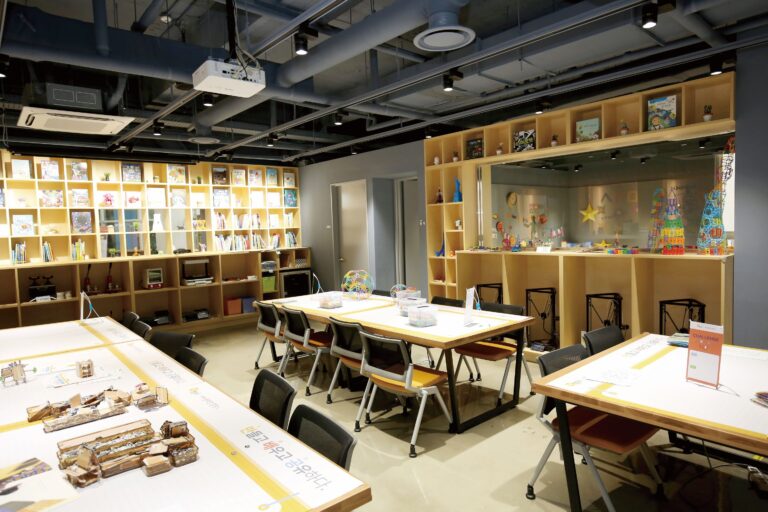 37-2. National Library for Children and Young Adults(in)